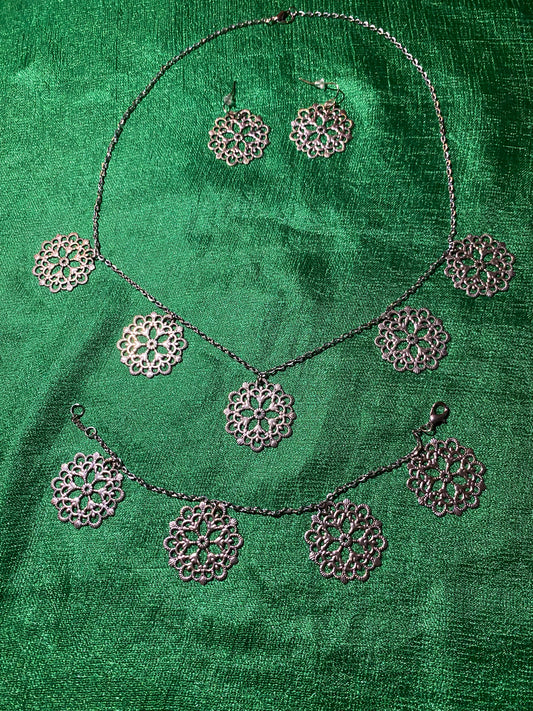 Simple Silver Lightweight Set